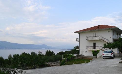  Apartments by the sea Slatine, Ciovo - 15504, Pension in Slatine