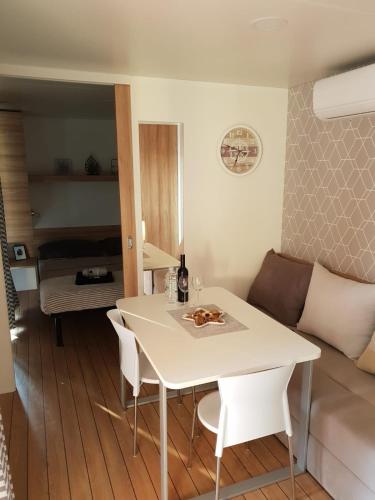 Two-Bedroom Apartment with Terrace image 4