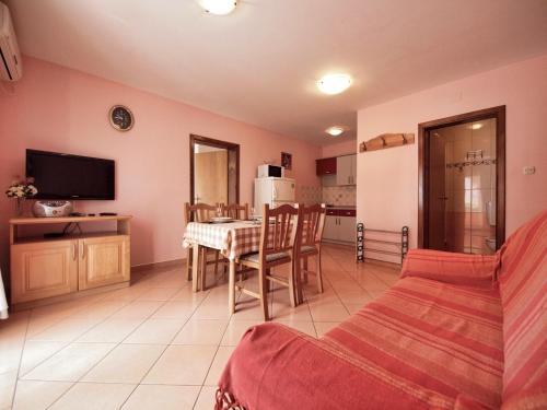 One-Bedroom Apartment with Terrace and Sea View room in Apartments by the sea Srima - Vodice Vodice - 15621