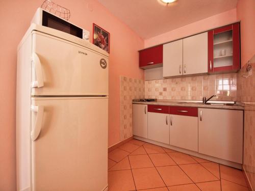 Apartments by the sea Srima - Vodice Vodice - 15621 - image 5