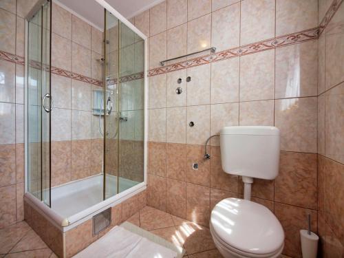 Two-Bedroom Apartment with Terrace and Sea View image 5