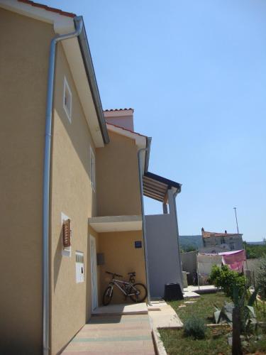 Apartments with a parking space Cres - 15672 - image 7