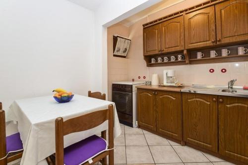 Apartments by the sea Pag - 15670 - image 7