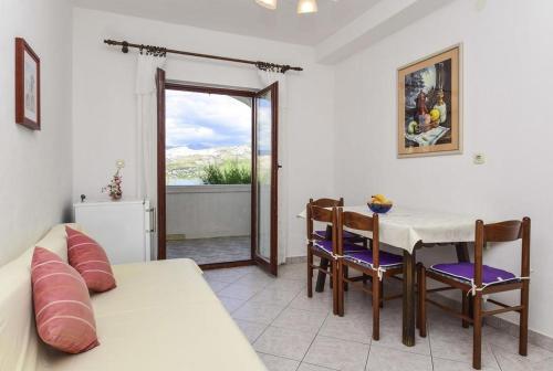 Apartments by the sea Pag - 15670 - image 14