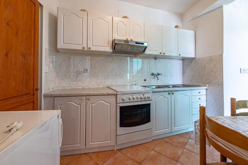 Apartment Hvar 15706c - image 9