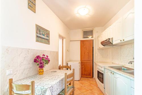 Apartment Hvar 15706c - image 4