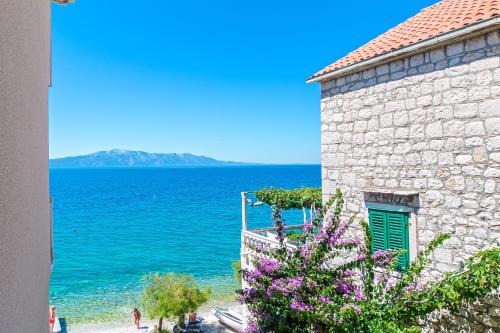 Apartments by the sea Brist, Makarska - 15714