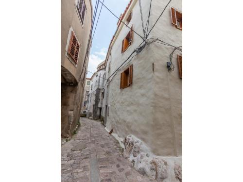  Apartments with WiFi Vrbnik, Krk - 15721 in Vrbnik