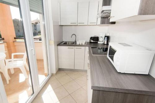 Family friendly apartments with a swimming pool Vinkuran Pula - 15736 - image 8