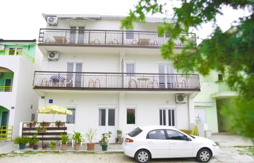 Apartments with a parking space Podaca, Makarska - 15748