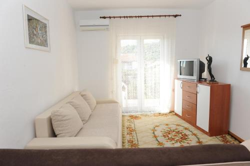 One-Bedroom Apartment with Balcony and Sea View