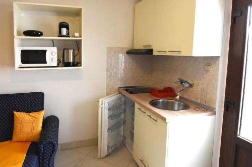 Apartments with a parking space Pula - 15757 - image 7
