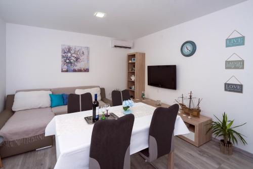 Apartments with WiFi Split - 15960 - image 13