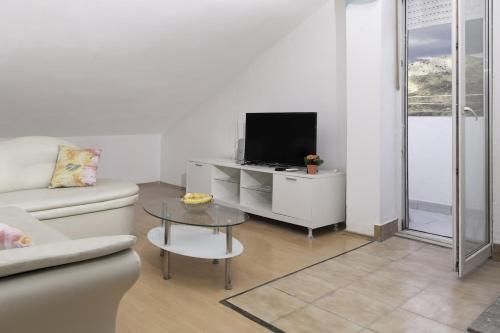 Apartments with a parking space Stobrec Split - 15972 - image 6
