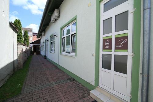  Rooms with a parking space Osijek, Slavonija - 15994, Pension in Osijek bei Bilje