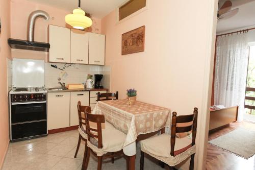 Two-Bedroom Apartment with Terrace image 5