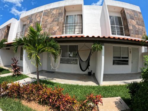 Villa familiar en Playa del Carmen con alberca in Playa del Carmen, Mexico