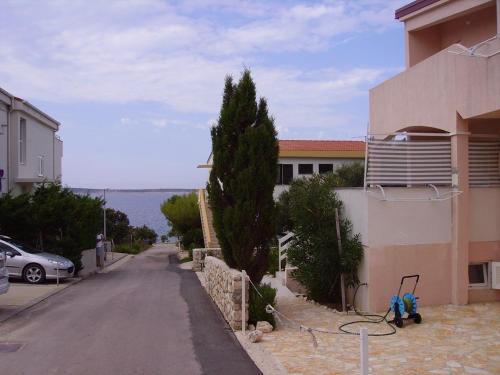  Apartments by the sea Mandre, Pag - 16069 in Kolan