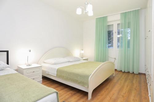 Apartments with WiFi Split - 16079 - image 8