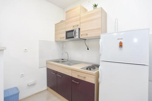 Apartments with WiFi Split - 16079 - image 10