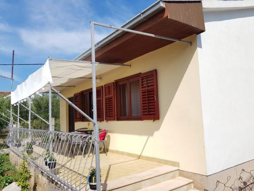 Apartments with a parking space Kastel Stafilic Kastela - 16086 - image 5