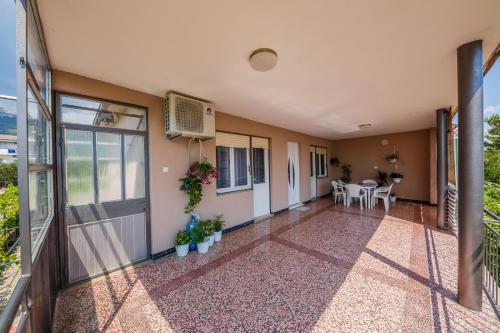 Apartments with a parking space Kastel Stari Kastela - 16087 - image 10