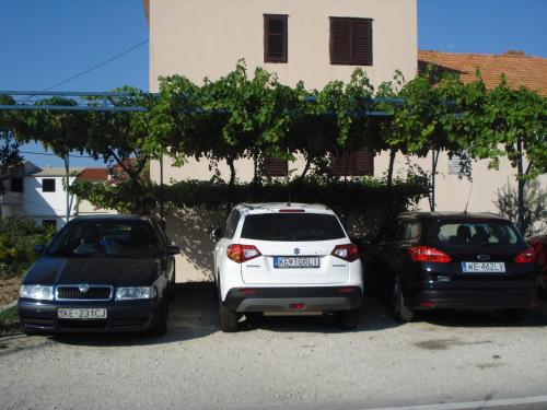 Apartments by the sea Podstrana Split - 16074 - image 9