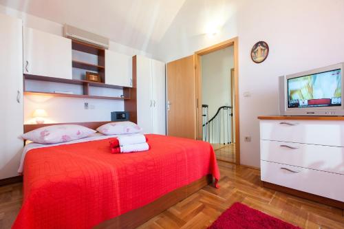 Holiday house with a parking space Gornji Tucepi Makarska - 16113 - image 5