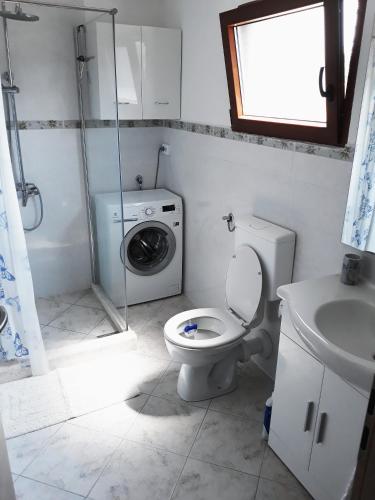 Apartments with a swimming pool Zrnovo Korcula - 16116 - image 9