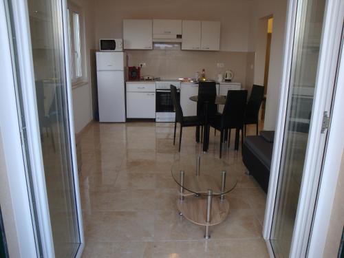 Two-Bedroom Apartment with Balcony and Sea View image 9