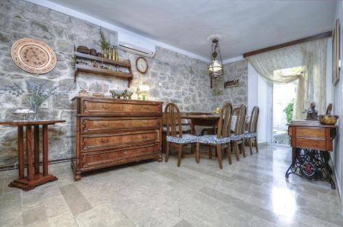 Seaside holiday house Baska Voda, Makarska - 16138