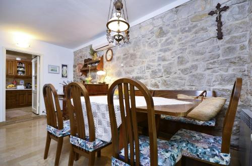 Four-Bedroom Holiday Home image 6
