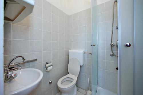 Apartment with Terrace image 6