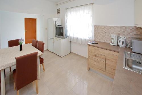 Apartment with Terrace image 3