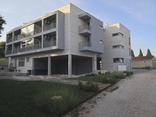 Apartments by the sea Vrsar (Porec) - 16234 - Vrsar