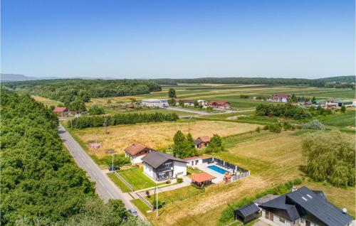 Cozy Home In Krizevci With House A Panoramic View