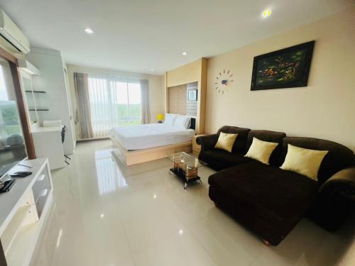 The Ozone Krabi Condotel Room Type - Deluxe Room (2 Adults + 1 Child)
