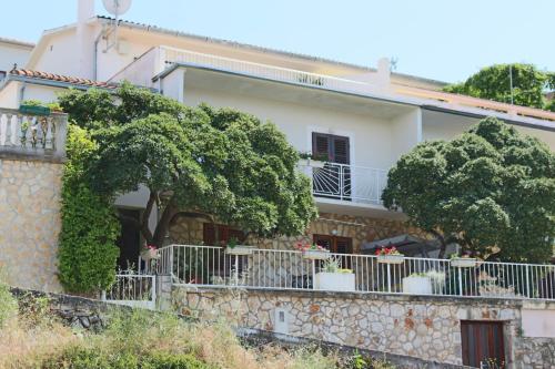  Apartments by the sea Jelsa, Hvar - 15348 in Jelsa