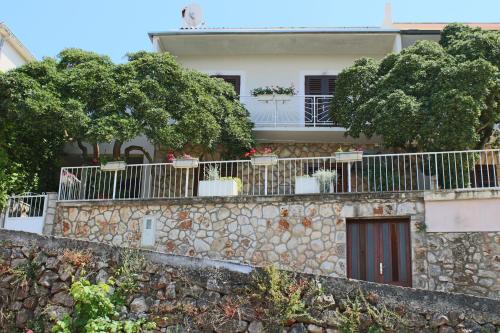  Apartments by the sea Jelsa, Hvar - 15348 in Jelsa