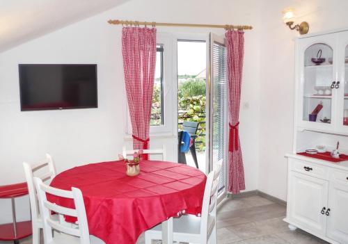 Two-Bedroom Apartment with Terrace image 8