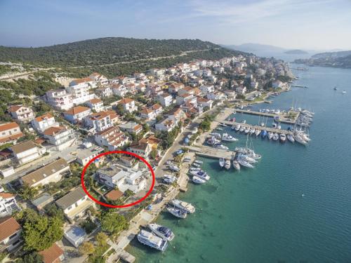 Apartments by the sea Tisno, Murter - 15895 in Tisno