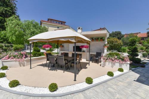 Apartments with a parking space Zadar - 15790 - image 7