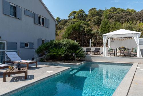 Seaside house with a swimming pool Pasadur, Lastovo - 15847