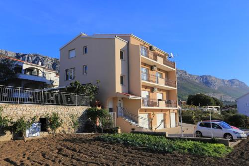  Apartments with a parking space Kastel Sucurac, Kastela - 16209, Pension in Kaštela bei Dugobabe