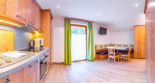 Alpenpension Elferblick- Zimmer- Appartements- Wellness in Neustift im Stubaital