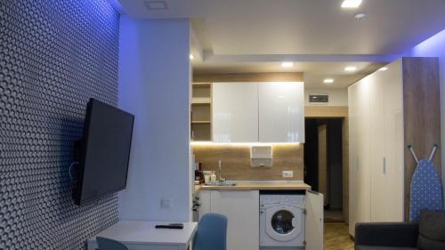 Royal Apartment - image 12