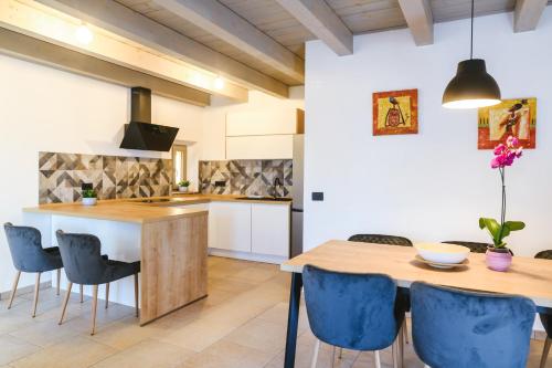 ห้องครัว, Roner Resort in อิโซลา