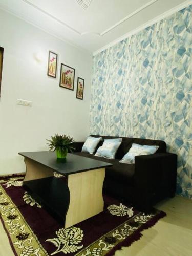 2 bhk fully furnished luxurious private apartment