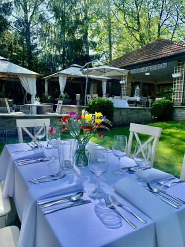 Noce i Dnie Hotel in Констанцін-Єзьорна
