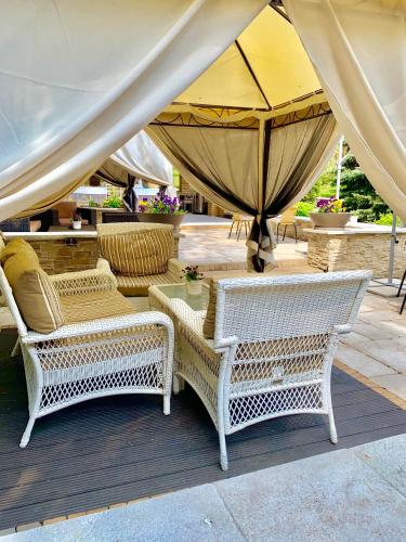 Noce i Dnie Hotel in Констанцін-Єзьорна